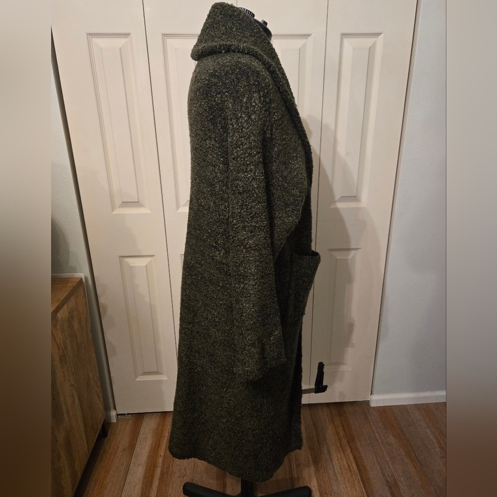 Easel Sweater - Picture 4 of 6